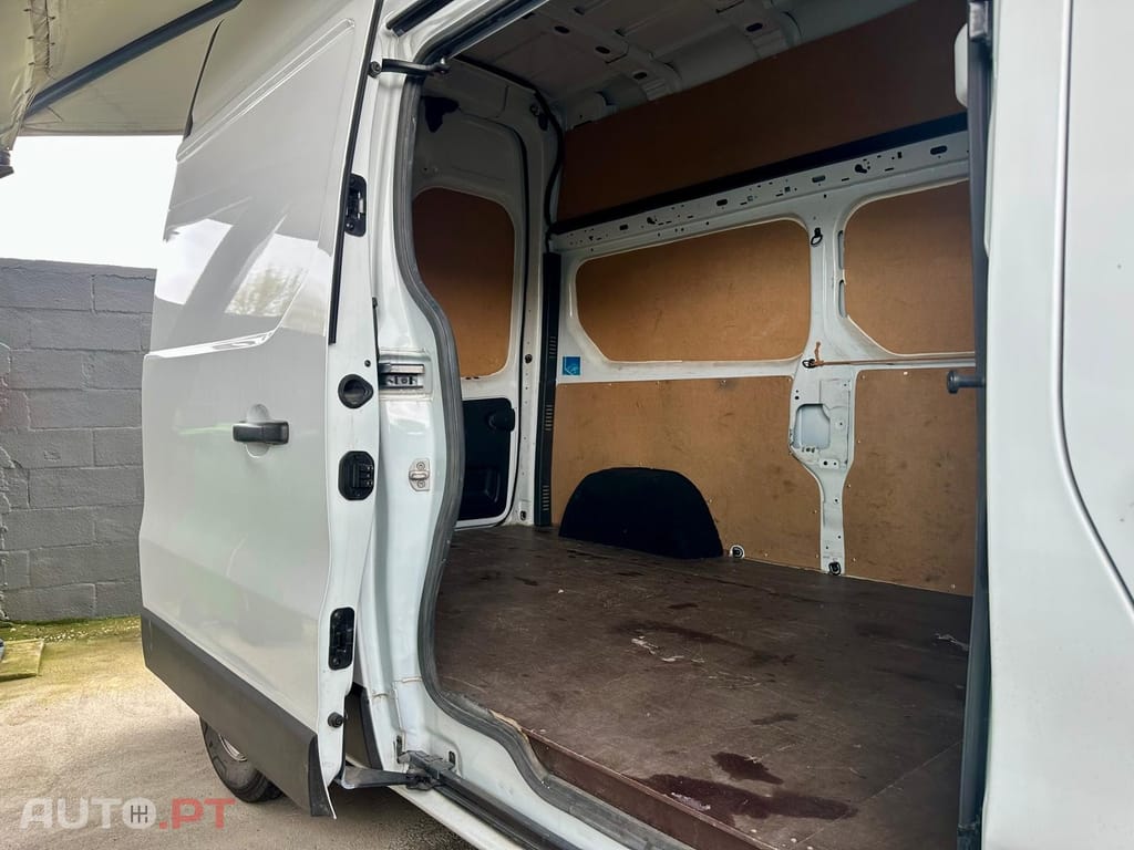 Renault Trafic 2.0 dCi L2H2 1.2T