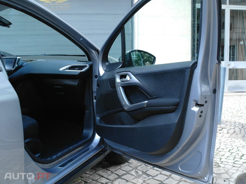 Peugeot 2008 1.2 PureTech Style