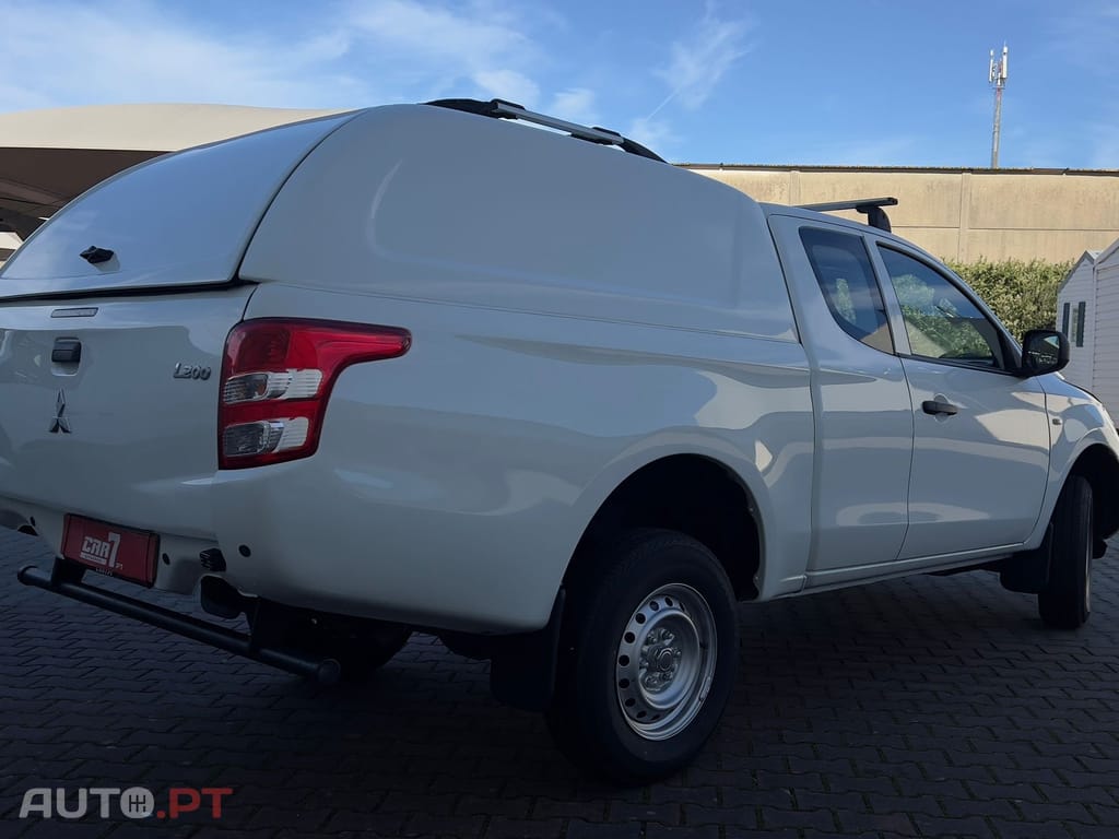 Mitsubishi L200 2.4 DI-D CD Invite Space Cab 3L 4WD