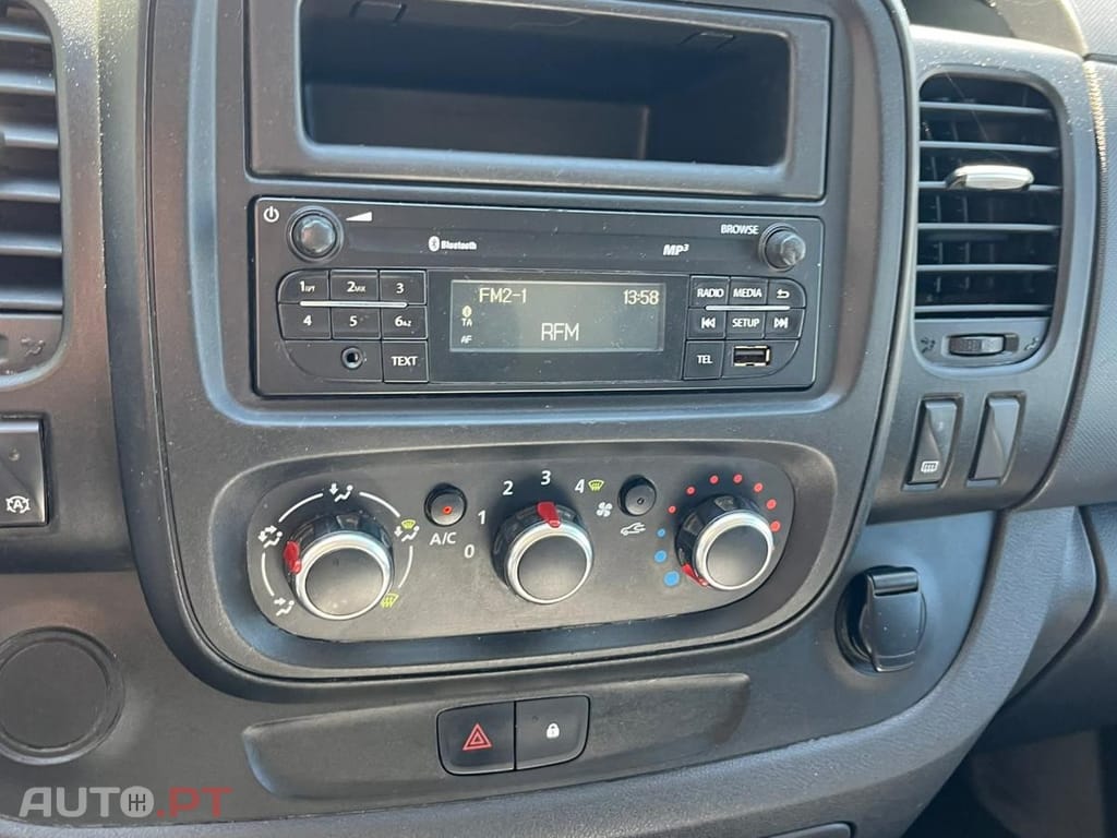 Nissan NV300 3 LUGARES L1 H2