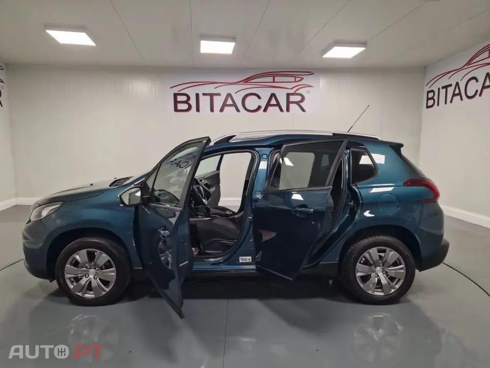 Peugeot 2008 1.2 PureTech Style