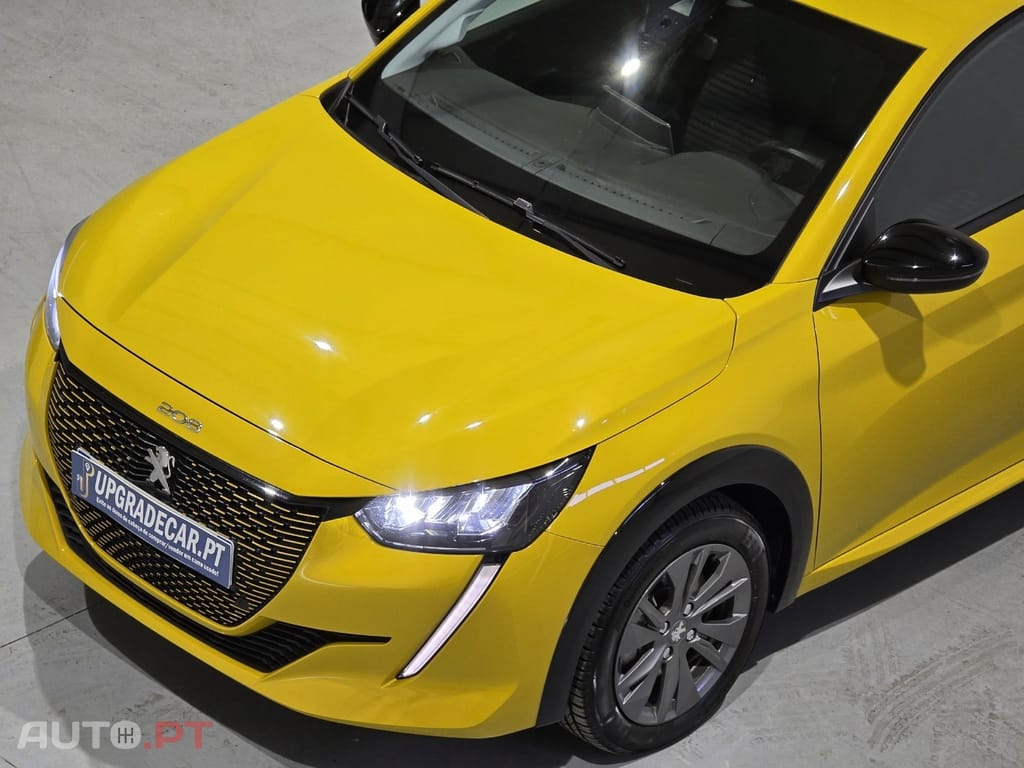 Peugeot E-208 50 kWh Style