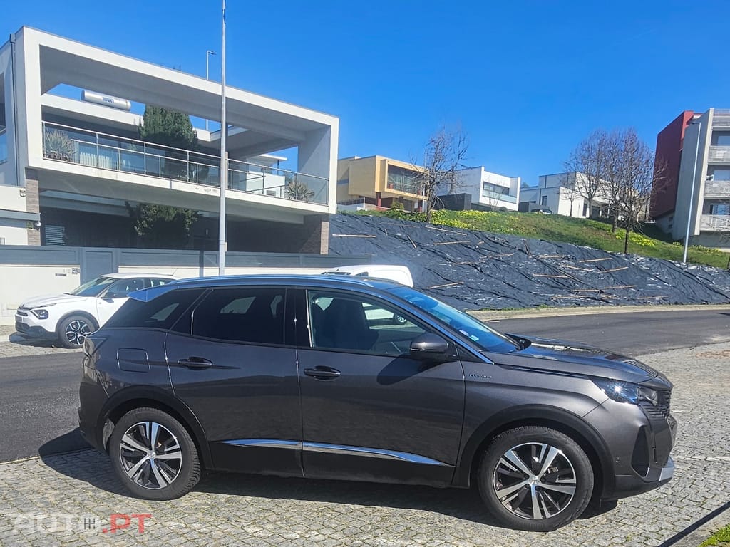 Peugeot 3008 1.6 hybrid4 300cv allure