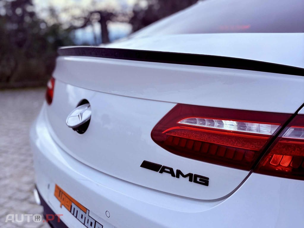 Mercedes-Benz E 220 d AMG Line