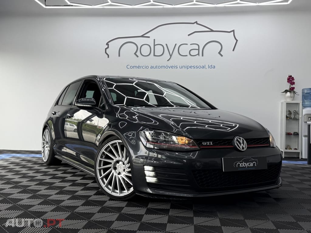 Volkswagen Golf 2.0 TSI GTI DSG