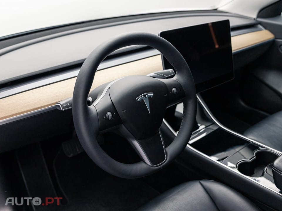 Tesla Model 3 Standard Range Plus RWD