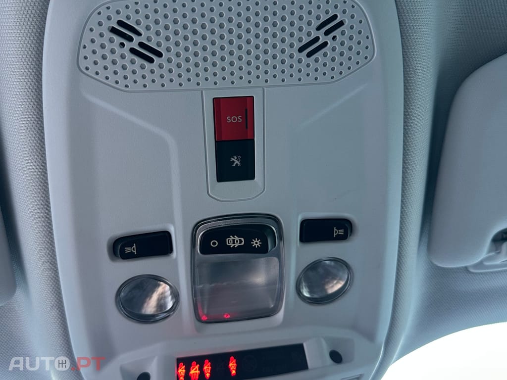 Peugeot 2008 1.2 PureTech Active EAT8