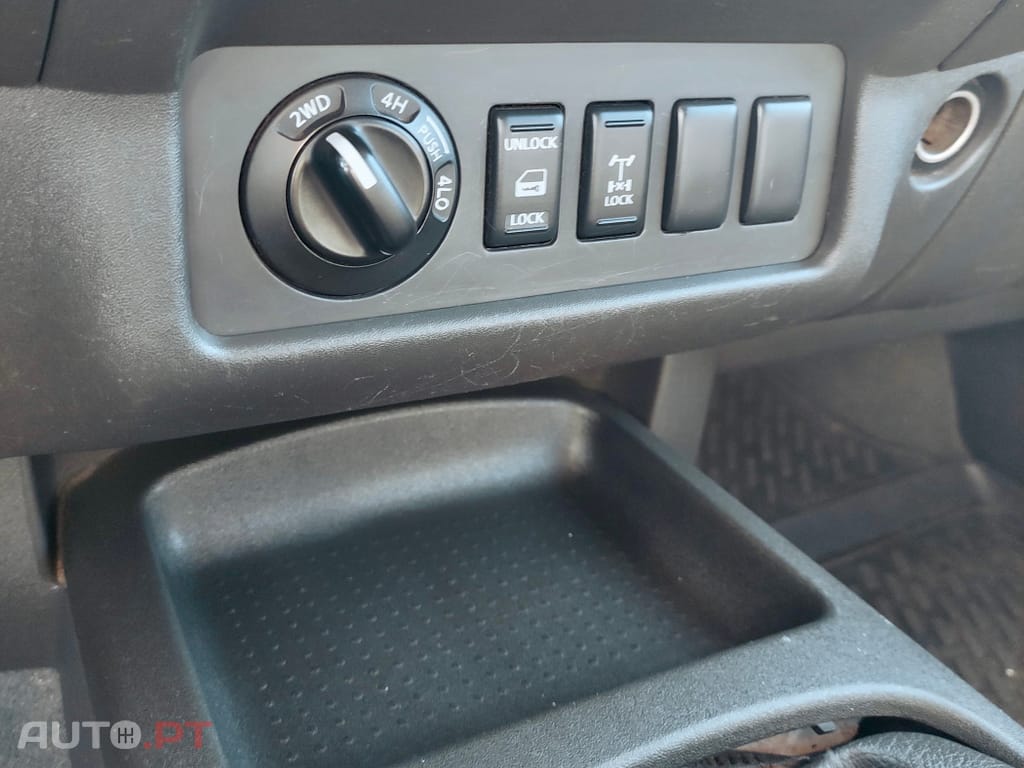 Nissan Navara 2.5 dCi CD LE Premium