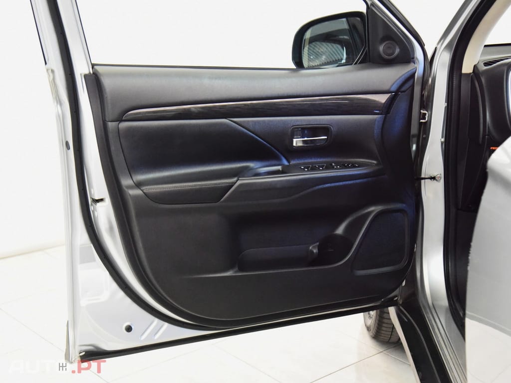 Mitsubishi Outlander 2.2 DI-D Intense