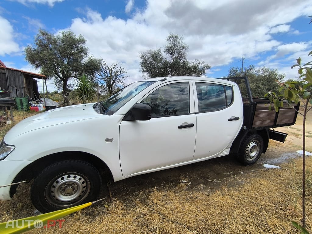 Mitsubishi L200 2.5 DI-D Cabine Dupla (4x2)