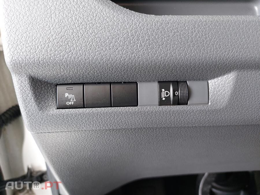 Peugeot Expert 1.5 Bluehdi L2H1 Pro Standard - IVA Dedutível
