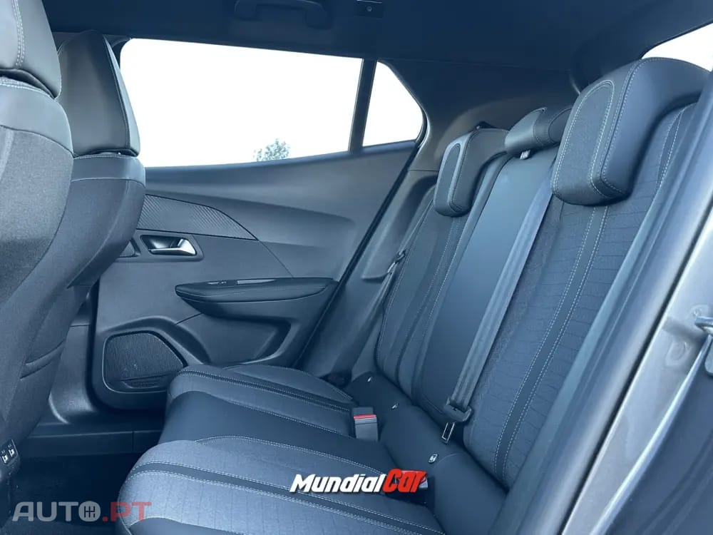 Peugeot 2008 1.2 PureTech Allure EAT8