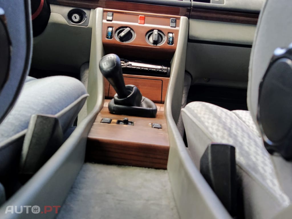 Mercedes-Benz 250 D