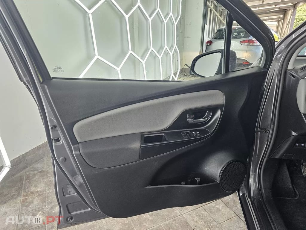 Toyota Yaris 1.0 VVT-i Comfort