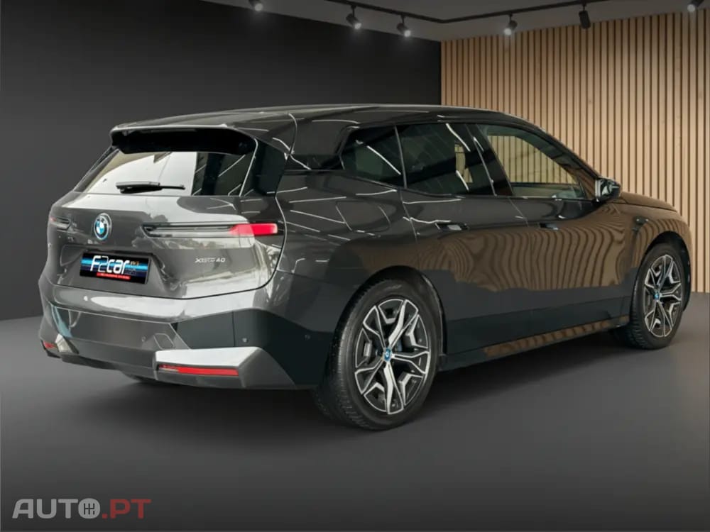 BMW iX xDrive 40 Pack Desportivo