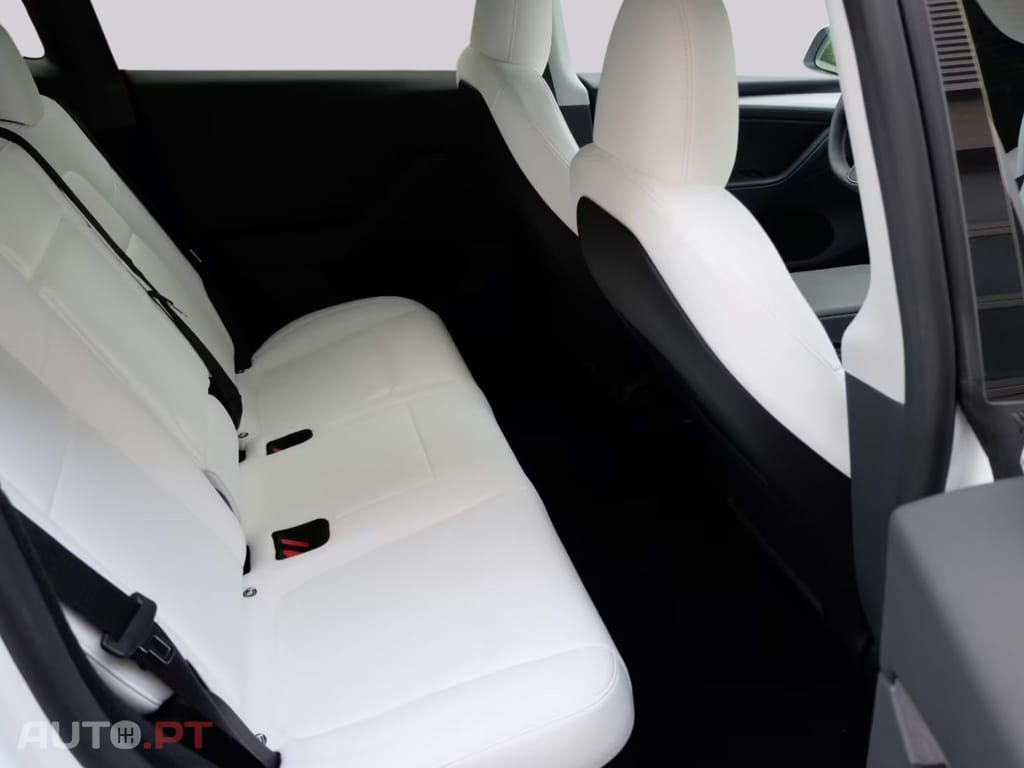 Tesla Model Y RWD I.V.A DEDUTIVEL 