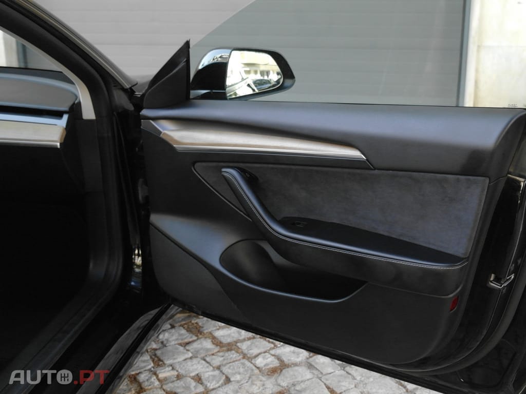 Tesla Model 3 Long Range Tração Traseira