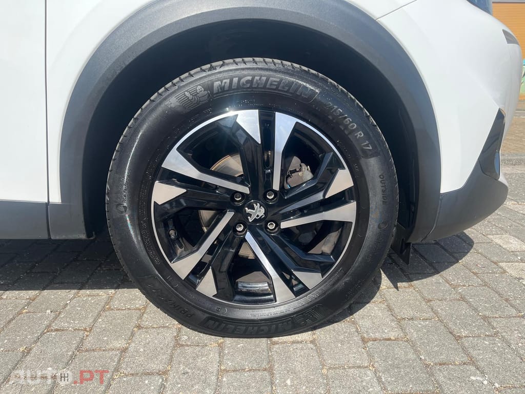 Peugeot 2008 1.2 PureTech Allure