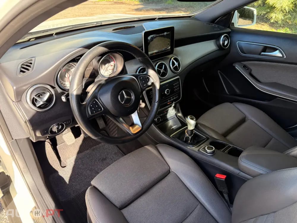 Mercedes-Benz GLA 180 d SENSATION
