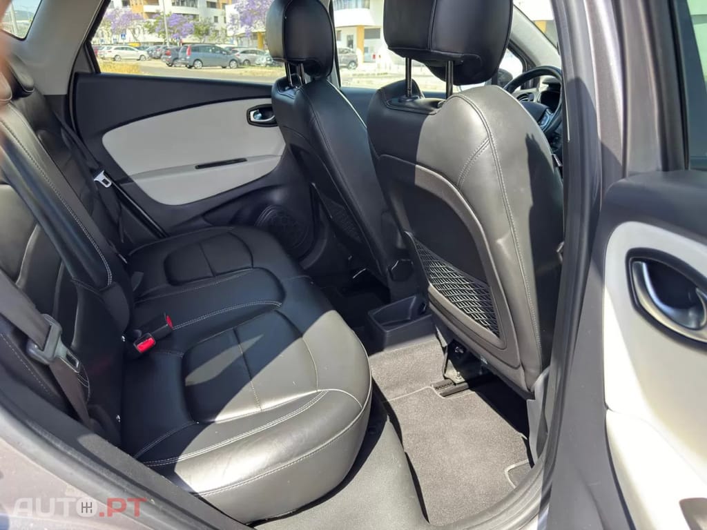 Renault Captur 1.2 TCe Initiale Paris EDC