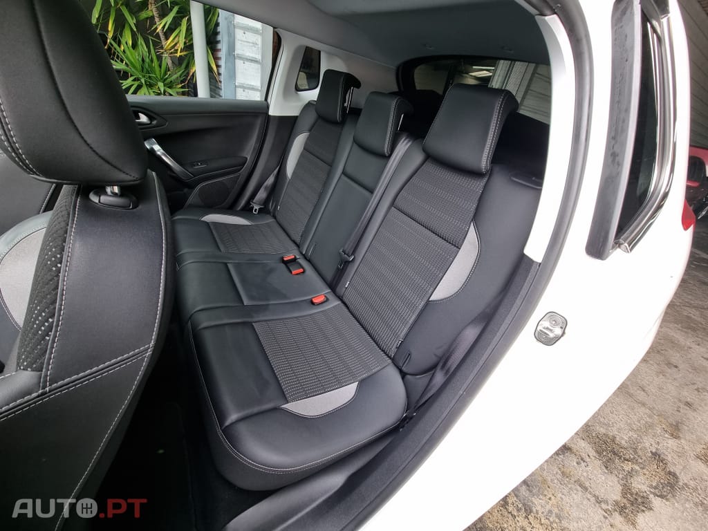 Peugeot 2008 1.6 BlueHDi Allure