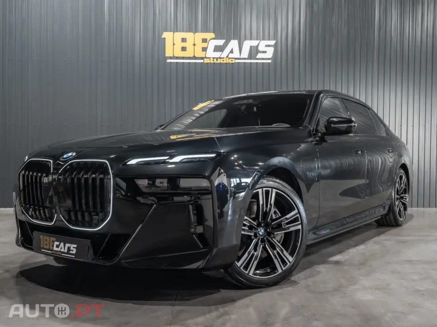 BMW 750 750e xDrive Pack Desportivo M