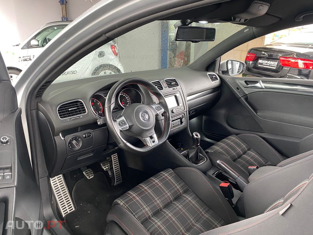 Volkswagen Golf 2.0 GTI