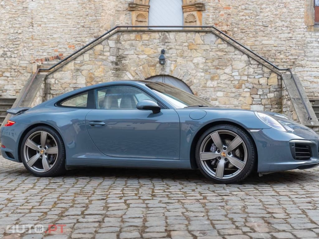 Porsche 911 Carrera Sport Chrono