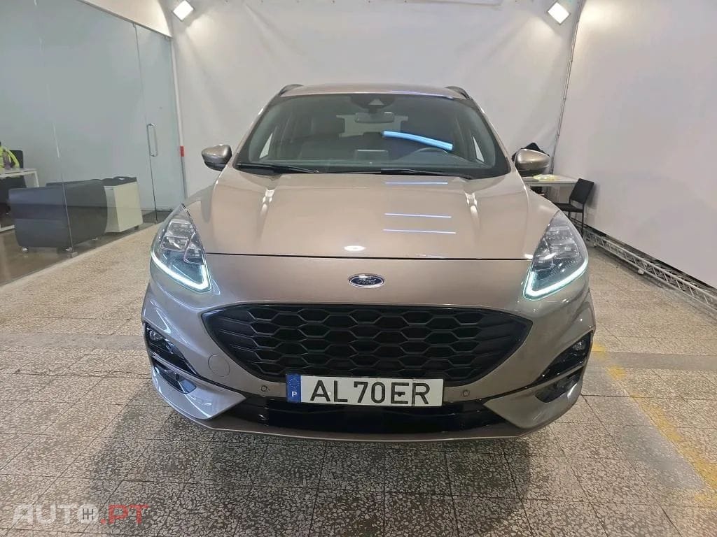 Ford Kuga 2.5 PHEV ST-Line X