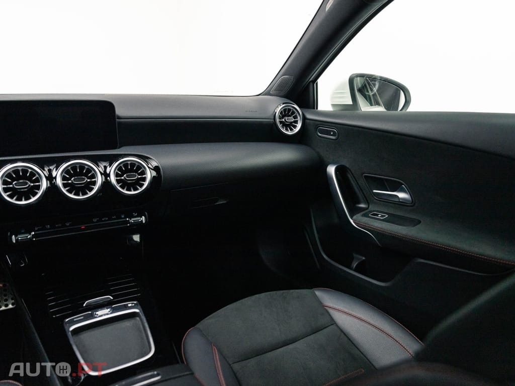 Mercedes-Benz A 250 e AMG Line