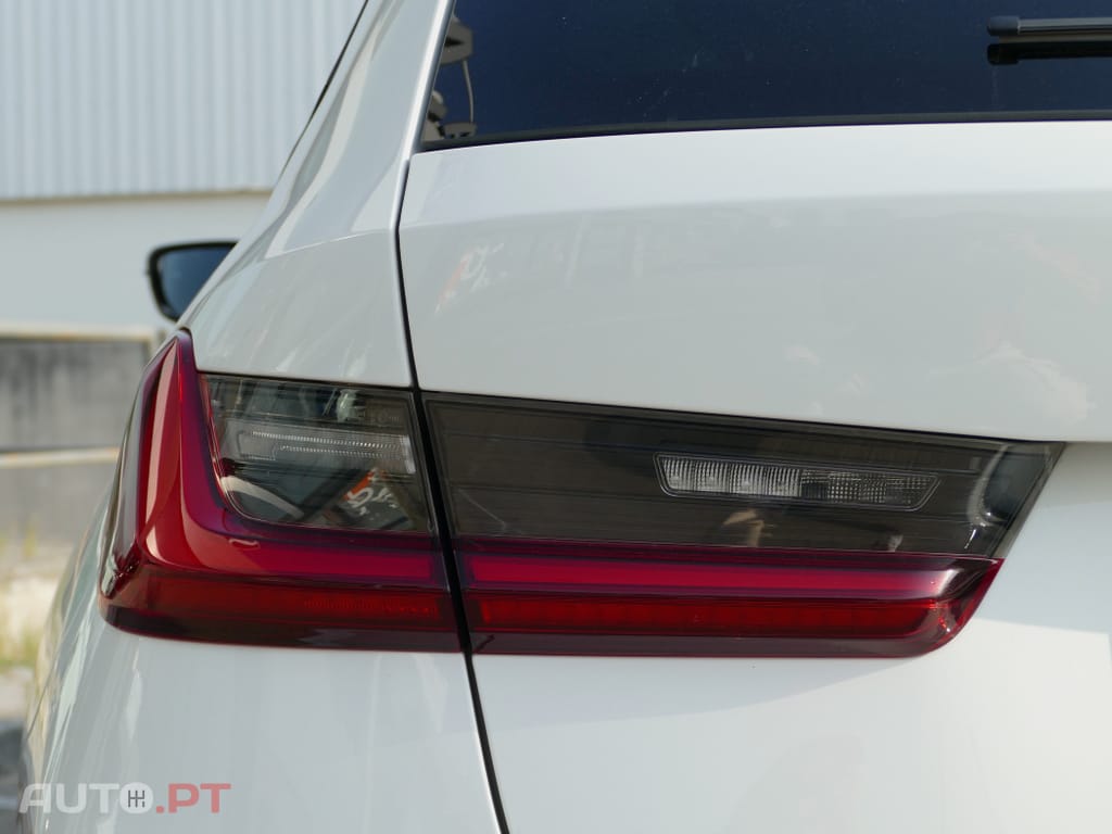 BMW 320 e Touring Pack M Auto