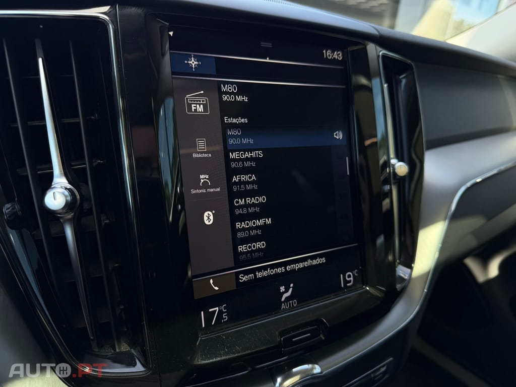 Volvo XC60 2.0 T8 PHEV Momentum Plus AWD
