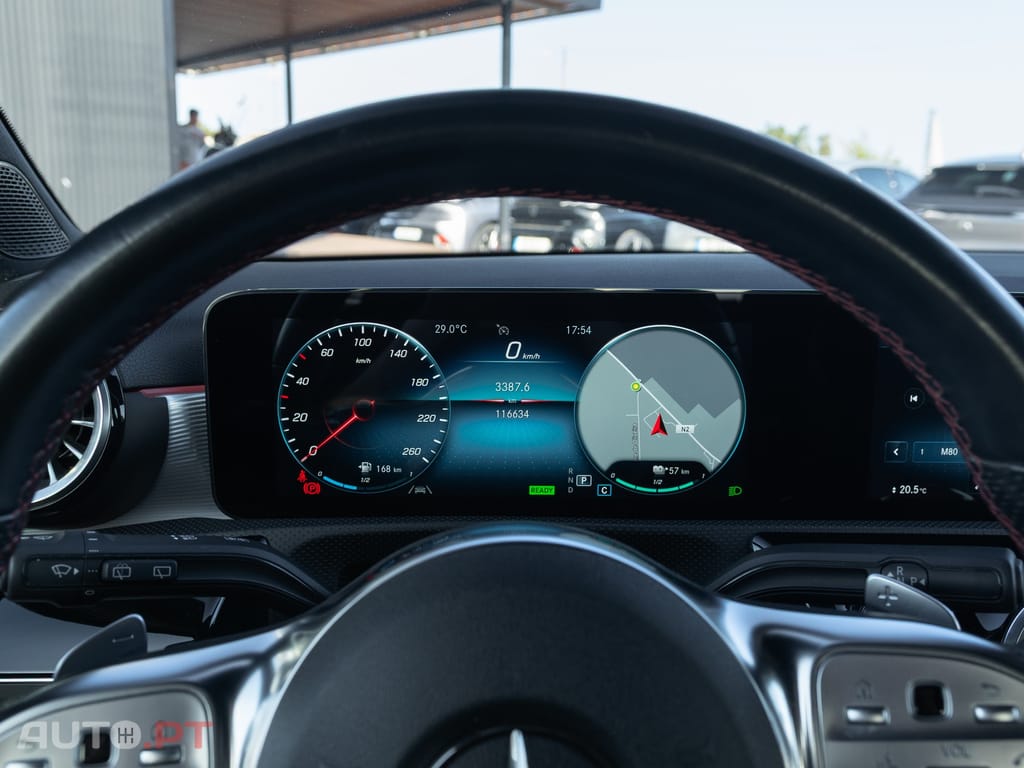 Mercedes-Benz A 250 e AMG Line