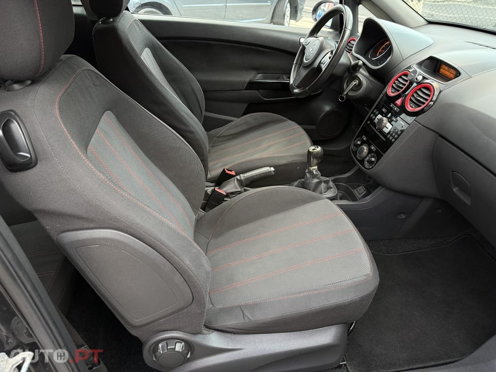 Opel Corsa 1.2 Black Edition