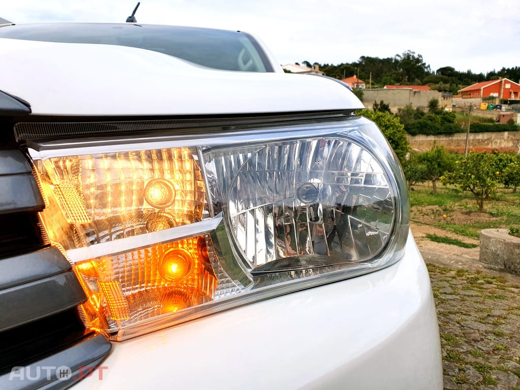 Toyota Hilux 2.4 D-4D 4WD CD CM