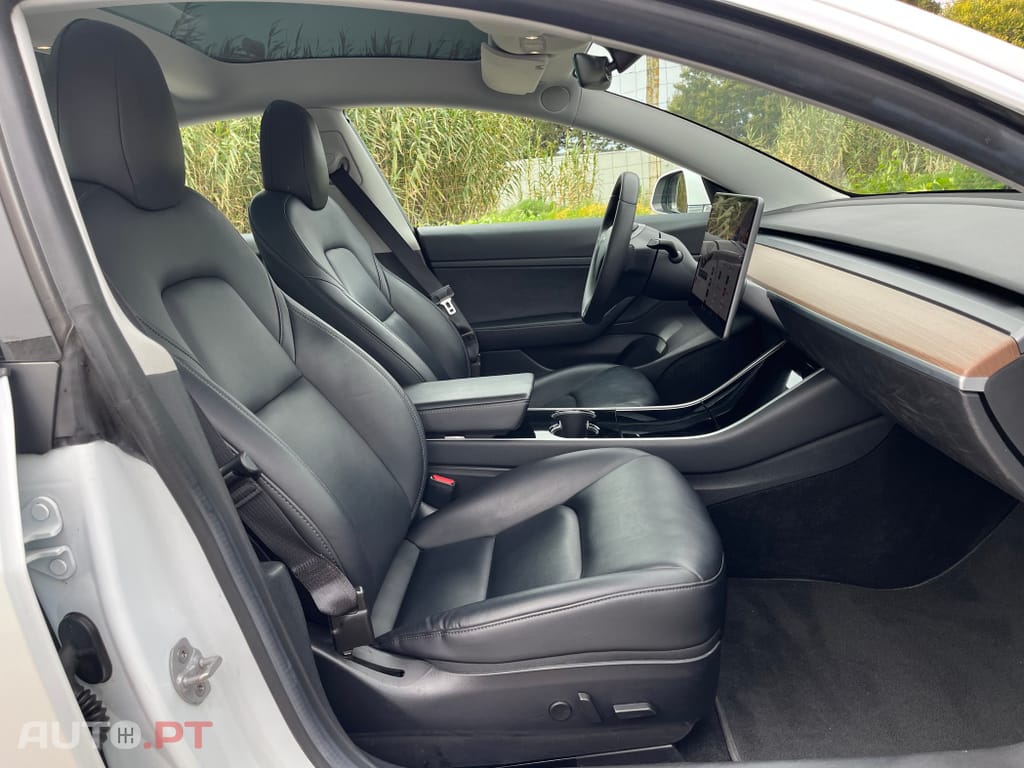 Tesla Model 3 Tração Traseira