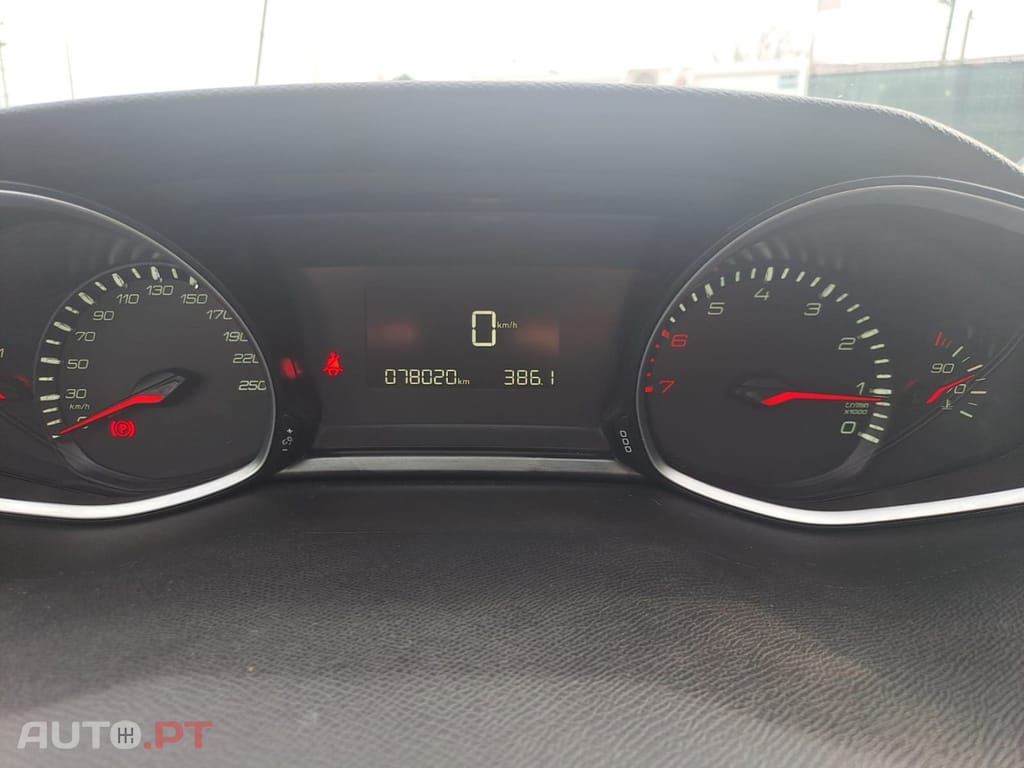 Peugeot 308 1.2 PureTech Allure J17