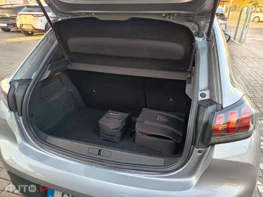 Peugeot E-208 50 kWh Allure