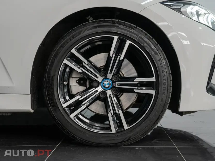 BMW 320 e Pack Desportivo M Auto