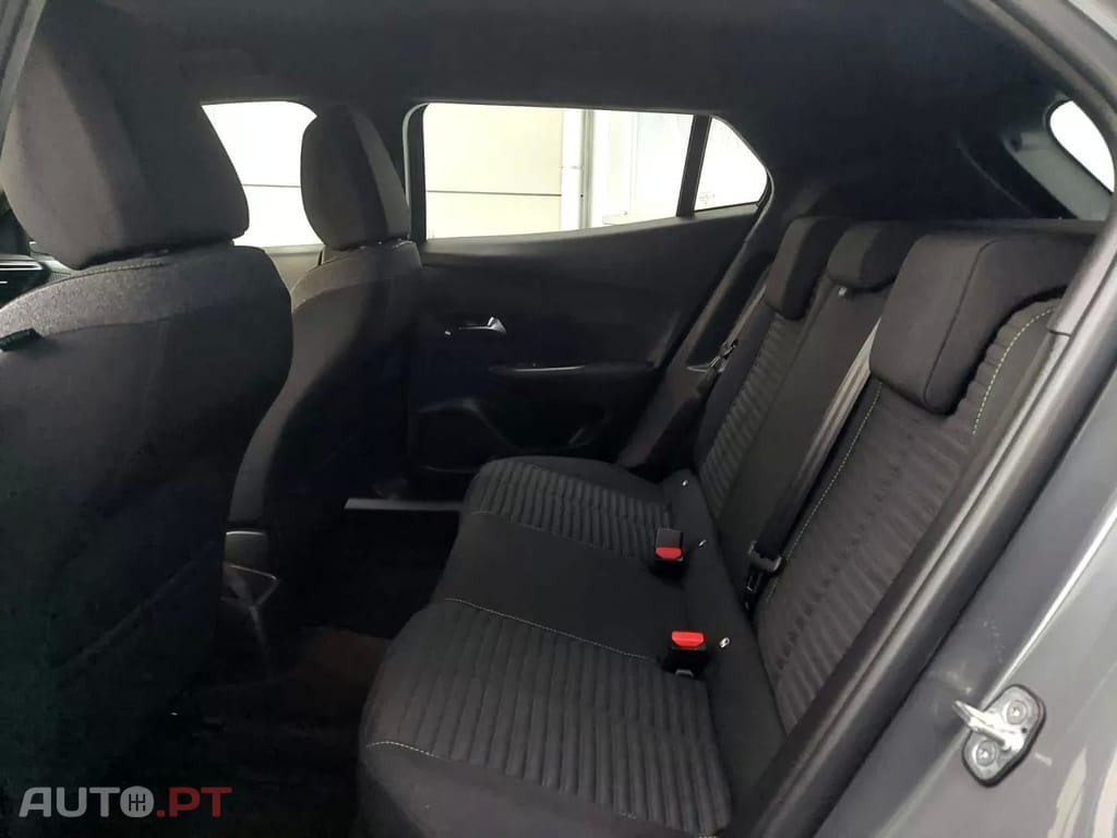 Peugeot 2008 1.2 PureTech Active Pack