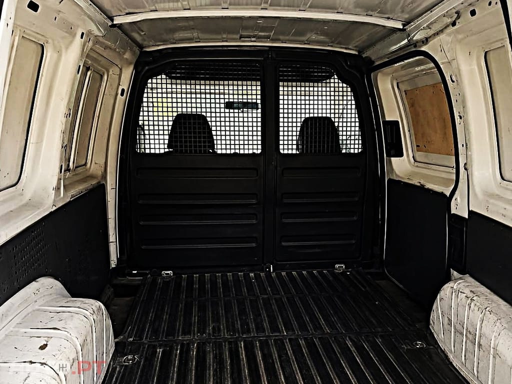 Volkswagen Caddy 1.6 TDI 102CV — fotografia 4