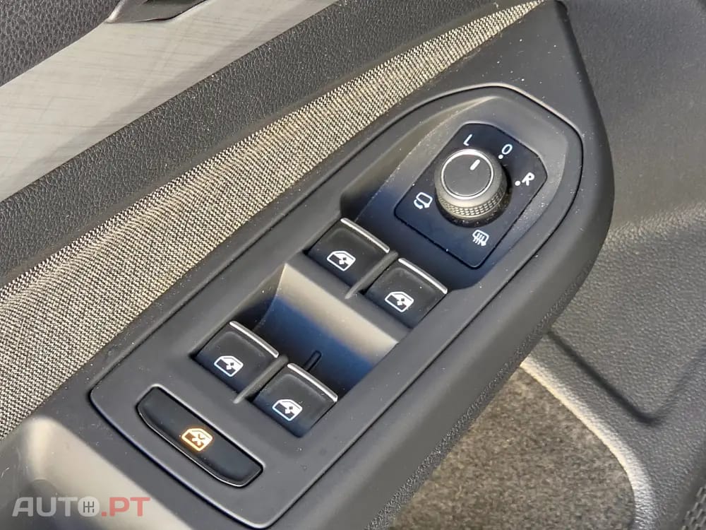 Volkswagen Golf Variant 1.0 eTSI OPF DSG Life — fotografia 18
