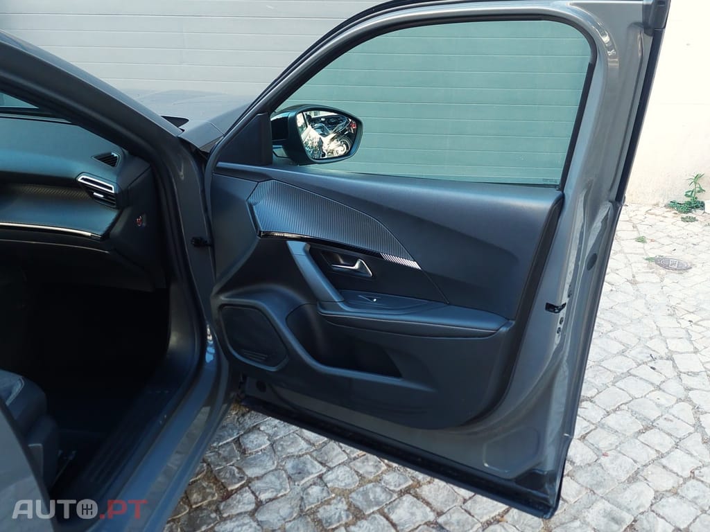 Peugeot E-2008 54 kWh Allure