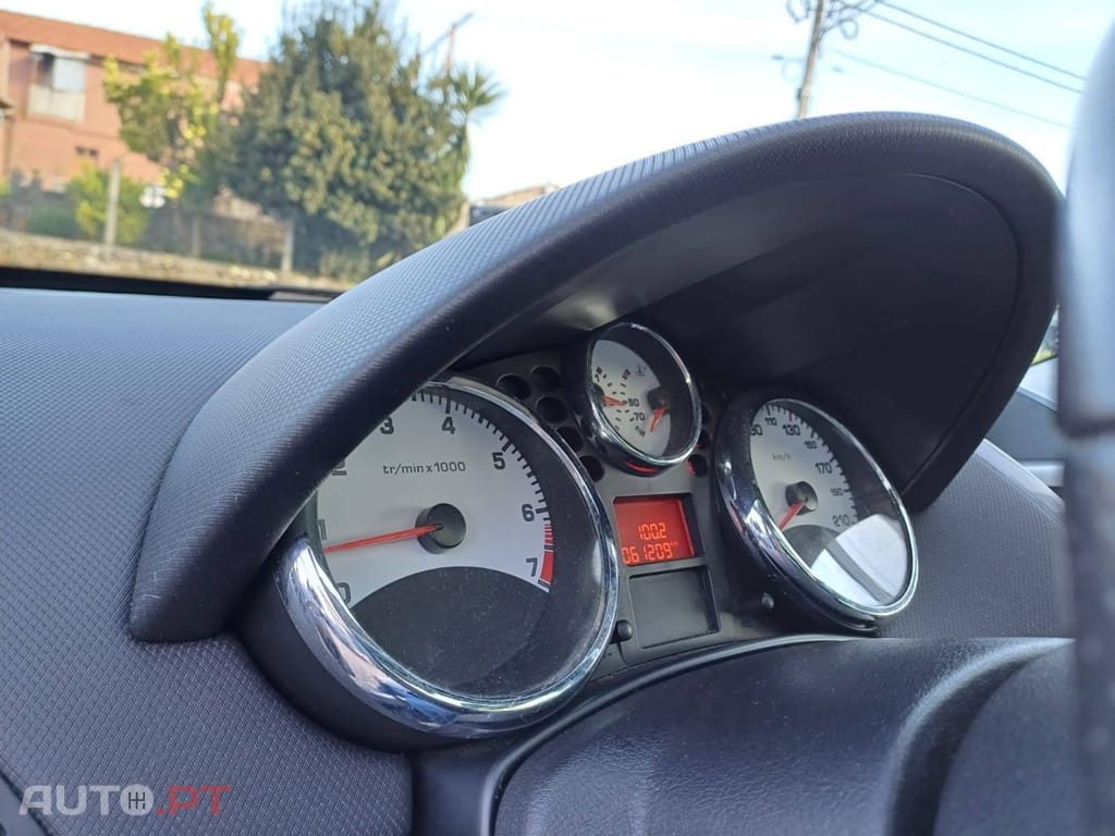 Peugeot 207 1.4 16V SE Sportium