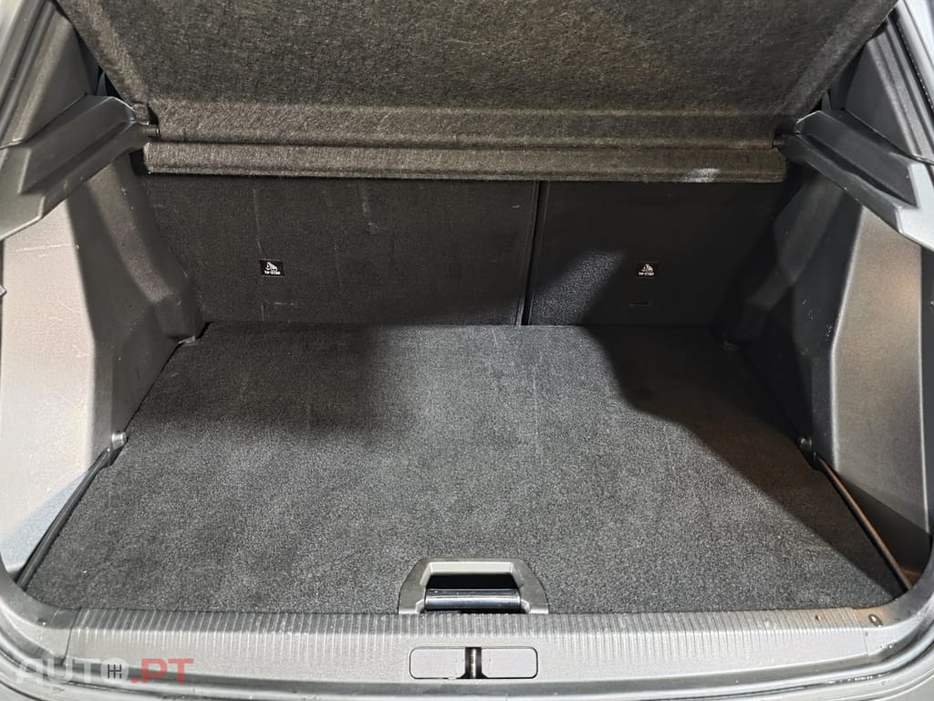 Peugeot E-2008 50 kWh Allure Pack