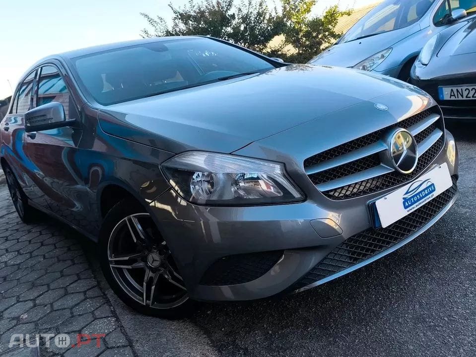 Mercedes-Benz A 180 CDI BlueEFFICIENCY — fotografia 11