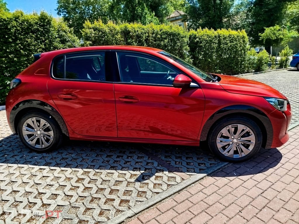 Peugeot 208 Allure 50 kWh 136cv