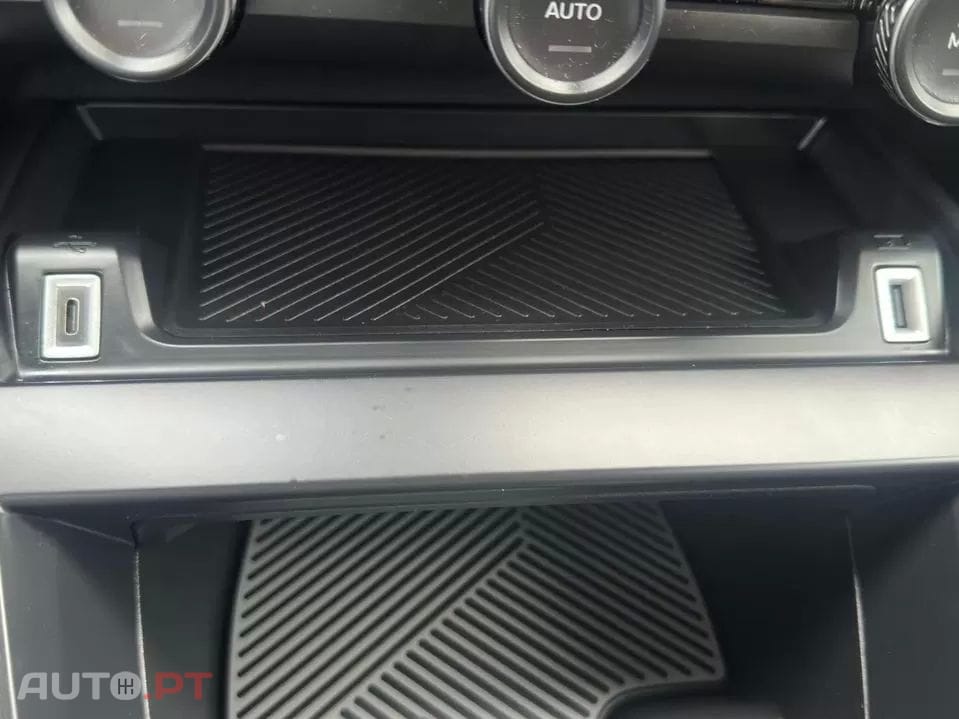 Citroën e-C4 50 kWh Plus — fotografia 18