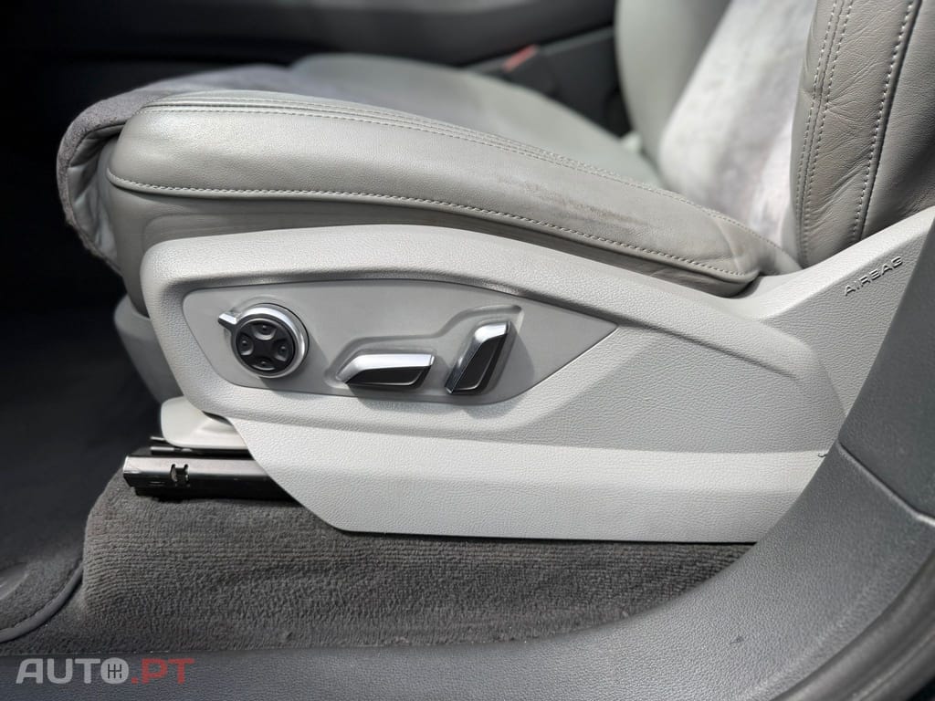 Audi Q7 3.0 TDI quattro tiptronic 7L