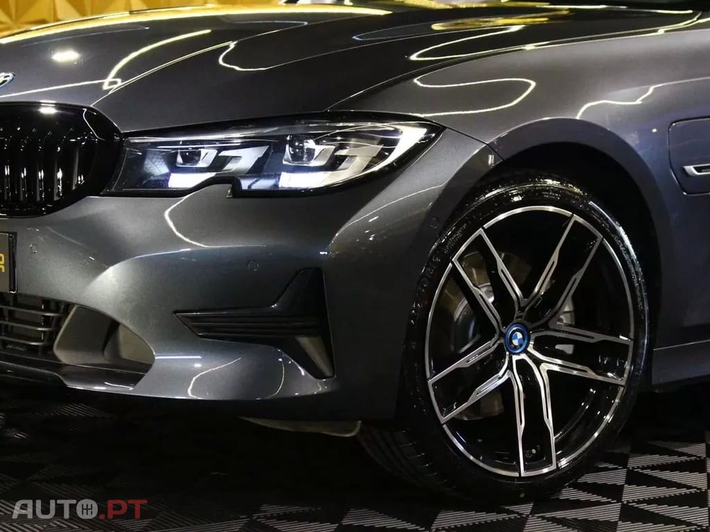BMW 320 e Line Sport Auto